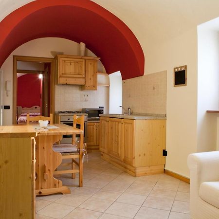 Cottage Casa Felice กลูโซเน ภายนอก รูปภาพ