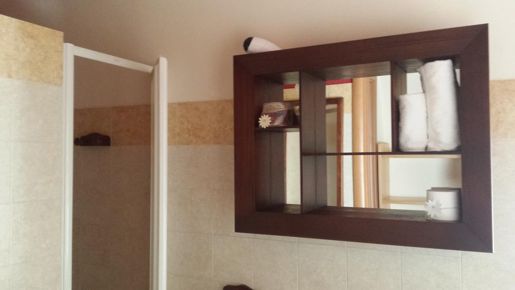 Cottage Casa Felice กลูโซเน ภายนอก รูปภาพ