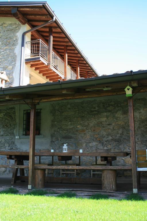 Cottage Casa Felice กลูโซเน ภายนอก รูปภาพ